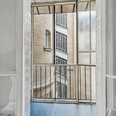 1Br Steps By Champs De Mars * Paris